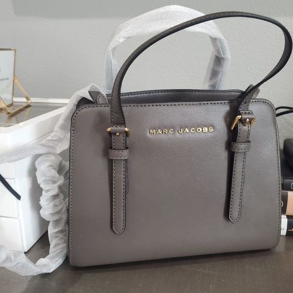 Marc Jacobs Handbags - Marc Jacobs grey crossbody
